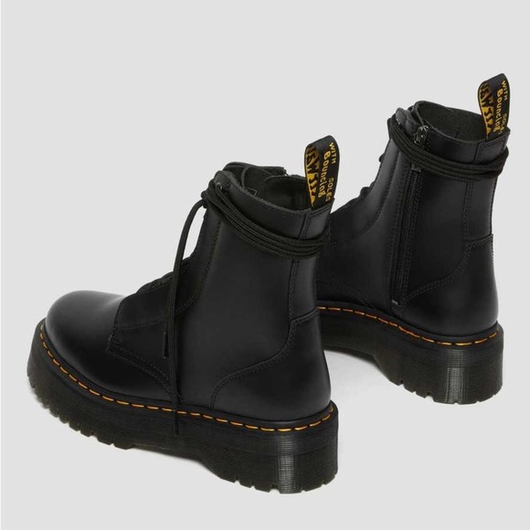Dr. Martens Women’s Black‎ Jarrick Smooth Leather Platform Boots Size 10 - Picture 2 of 8